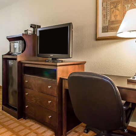 Quality Inn & Suites Marinette Kültér fotó