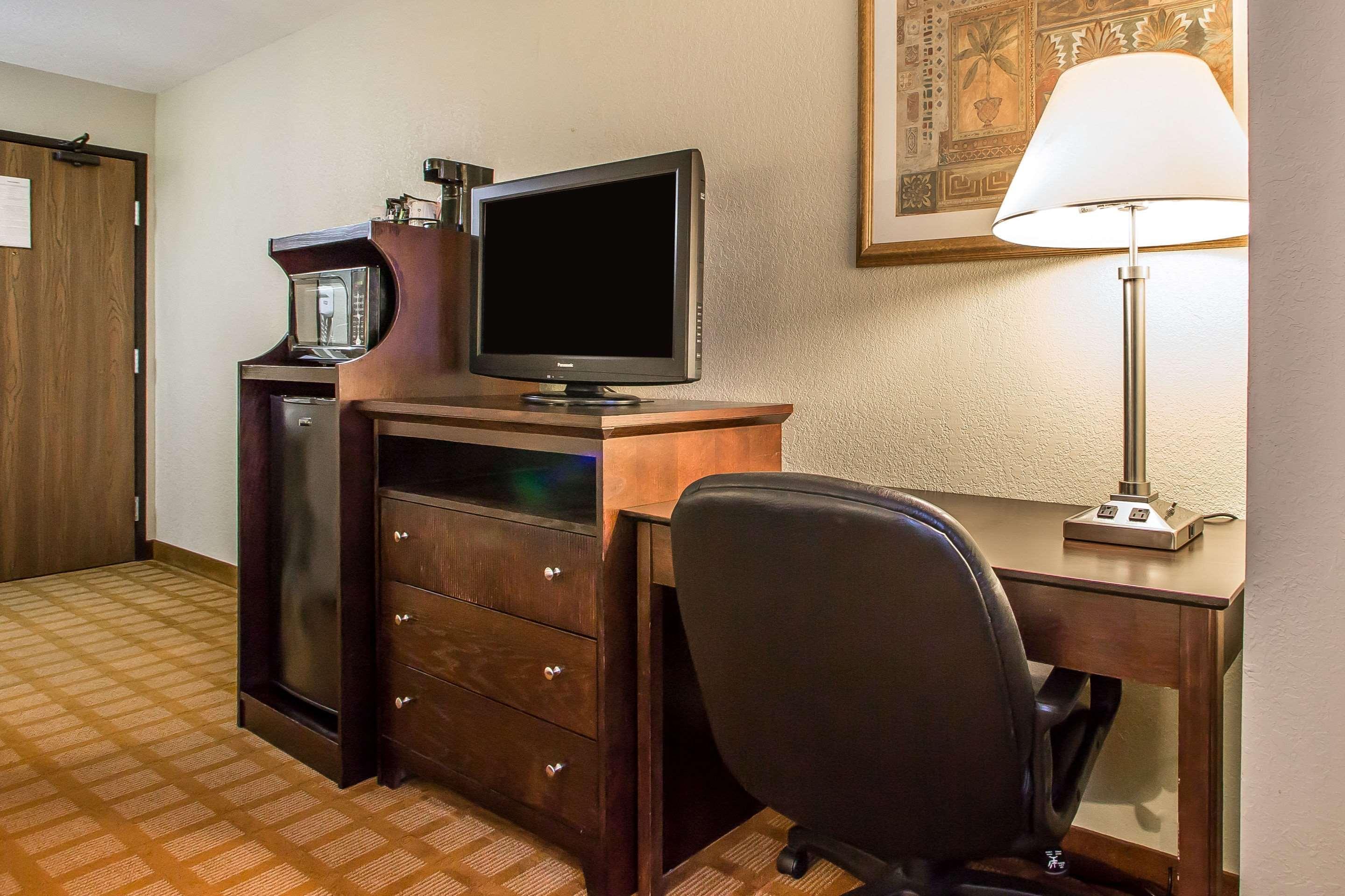Quality Inn & Suites Marinette Kültér fotó