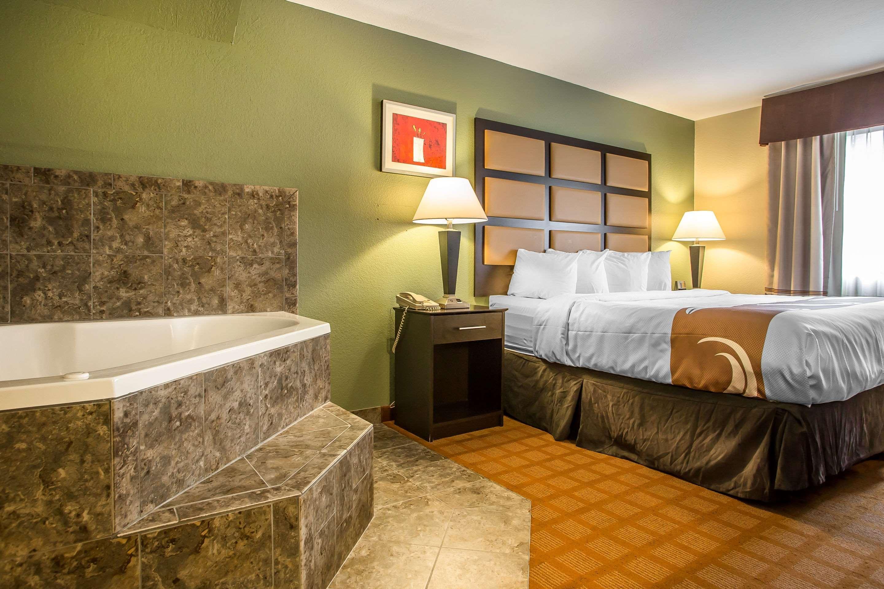 Quality Inn & Suites Marinette Kültér fotó
