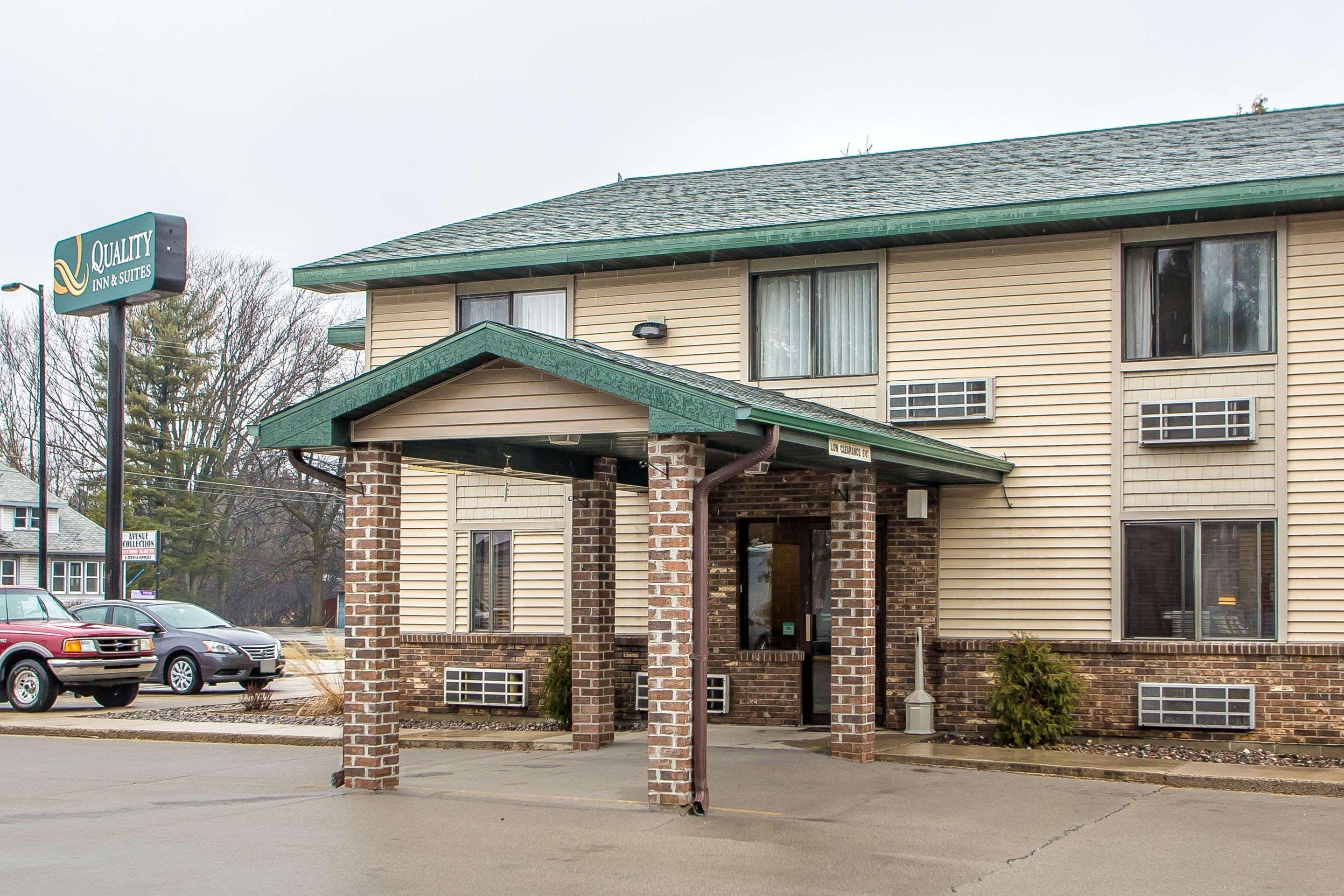 Quality Inn & Suites Marinette Kültér fotó