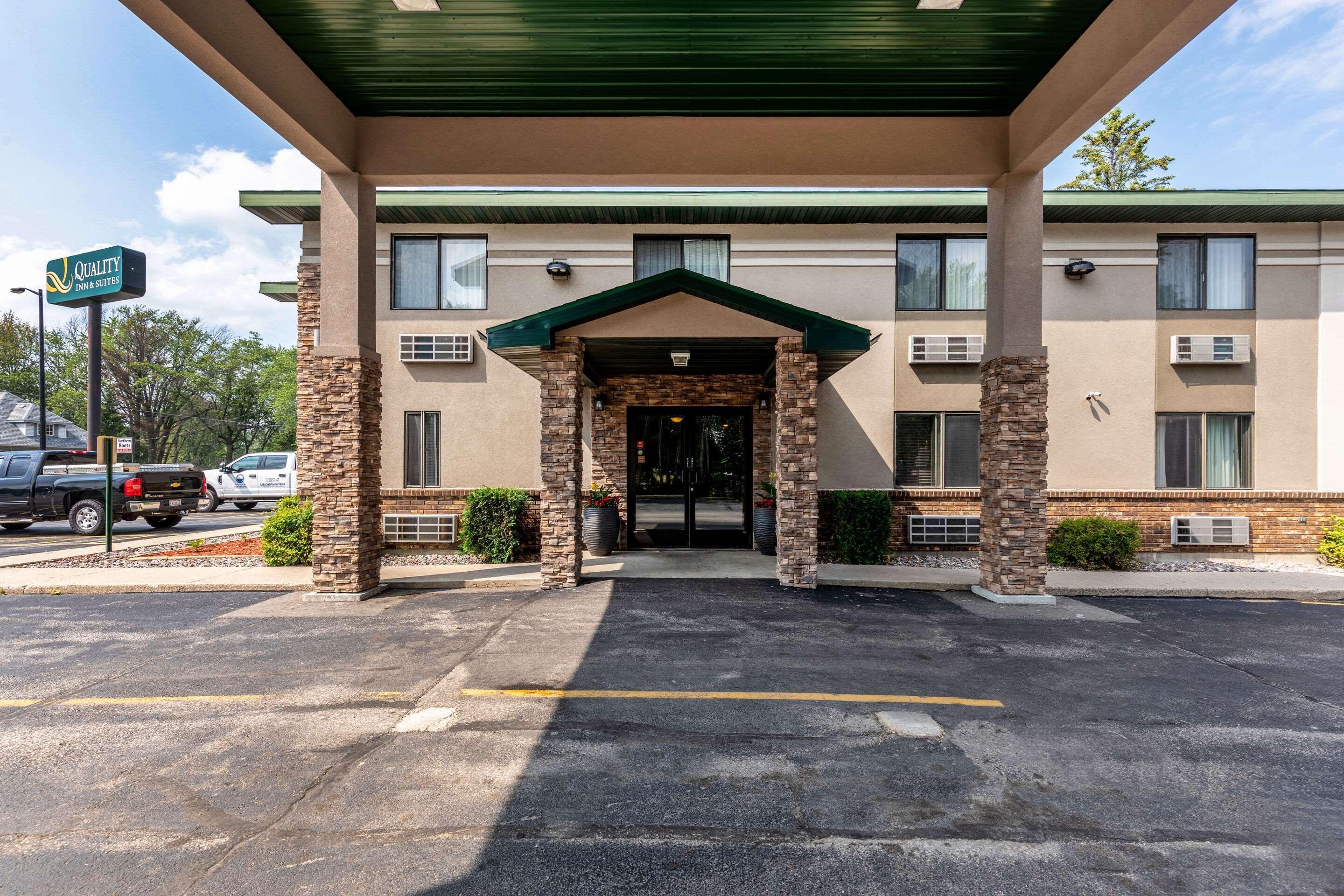 Quality Inn & Suites Marinette Kültér fotó