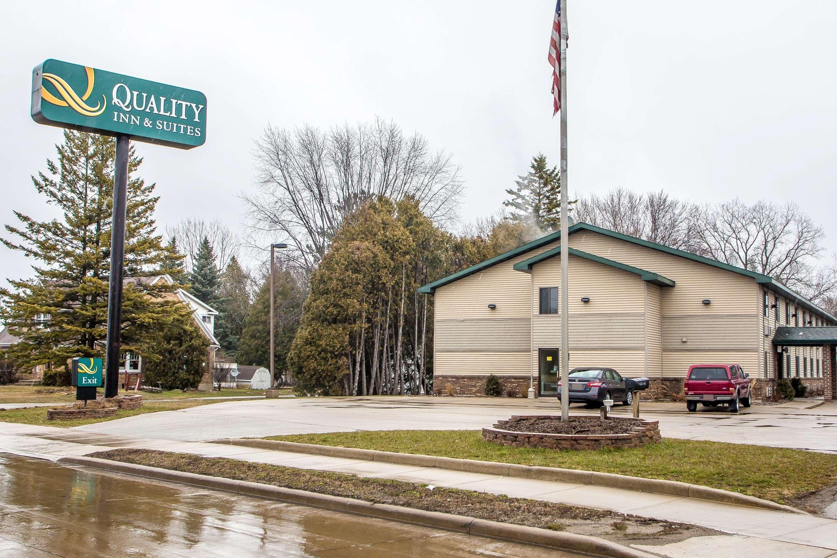 Quality Inn & Suites Marinette Kültér fotó