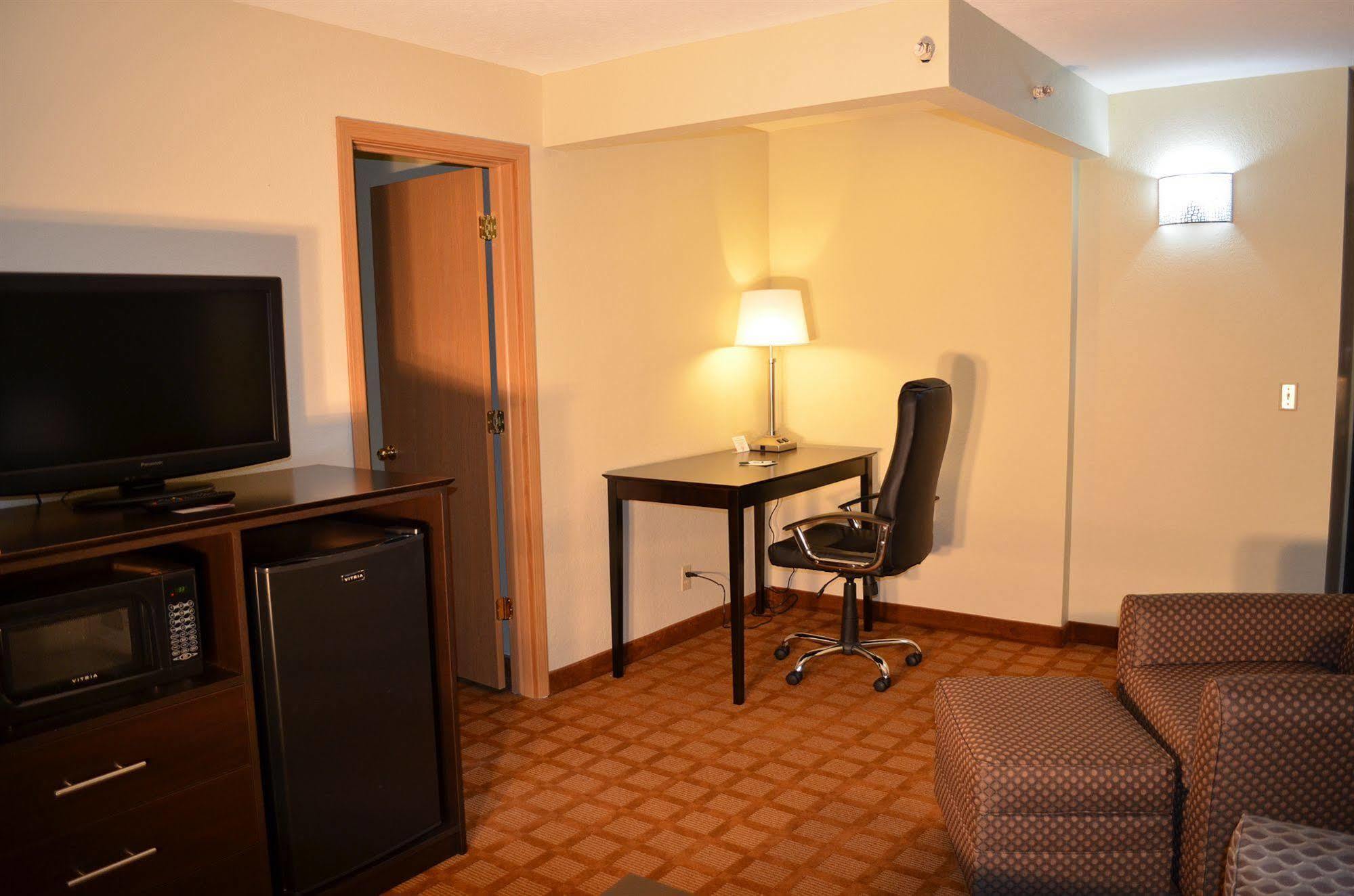 Quality Inn & Suites Marinette Kültér fotó