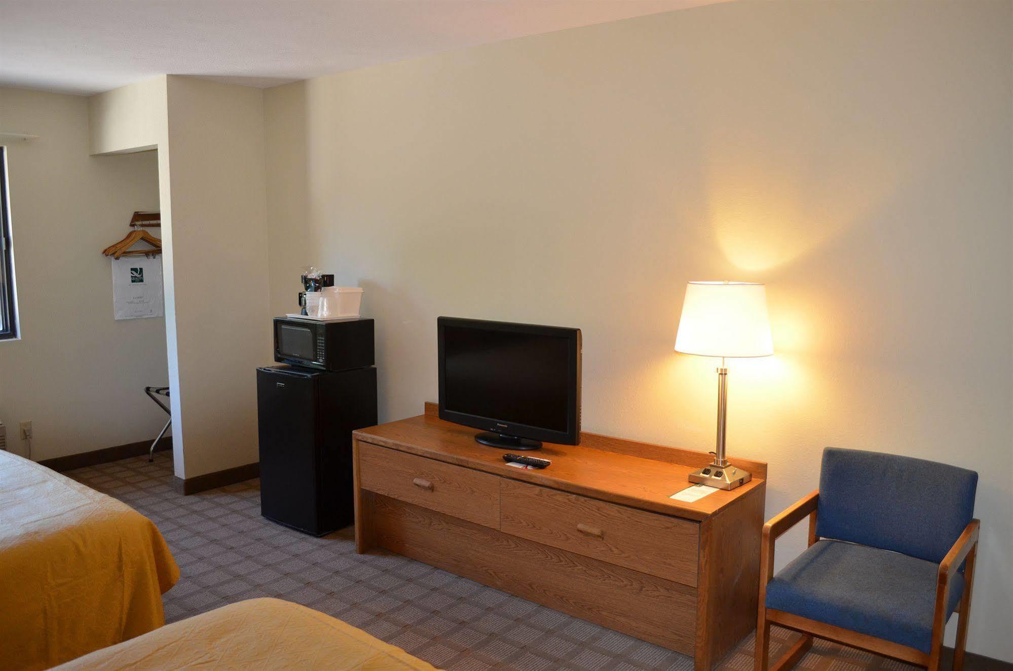Quality Inn & Suites Marinette Szoba fotó