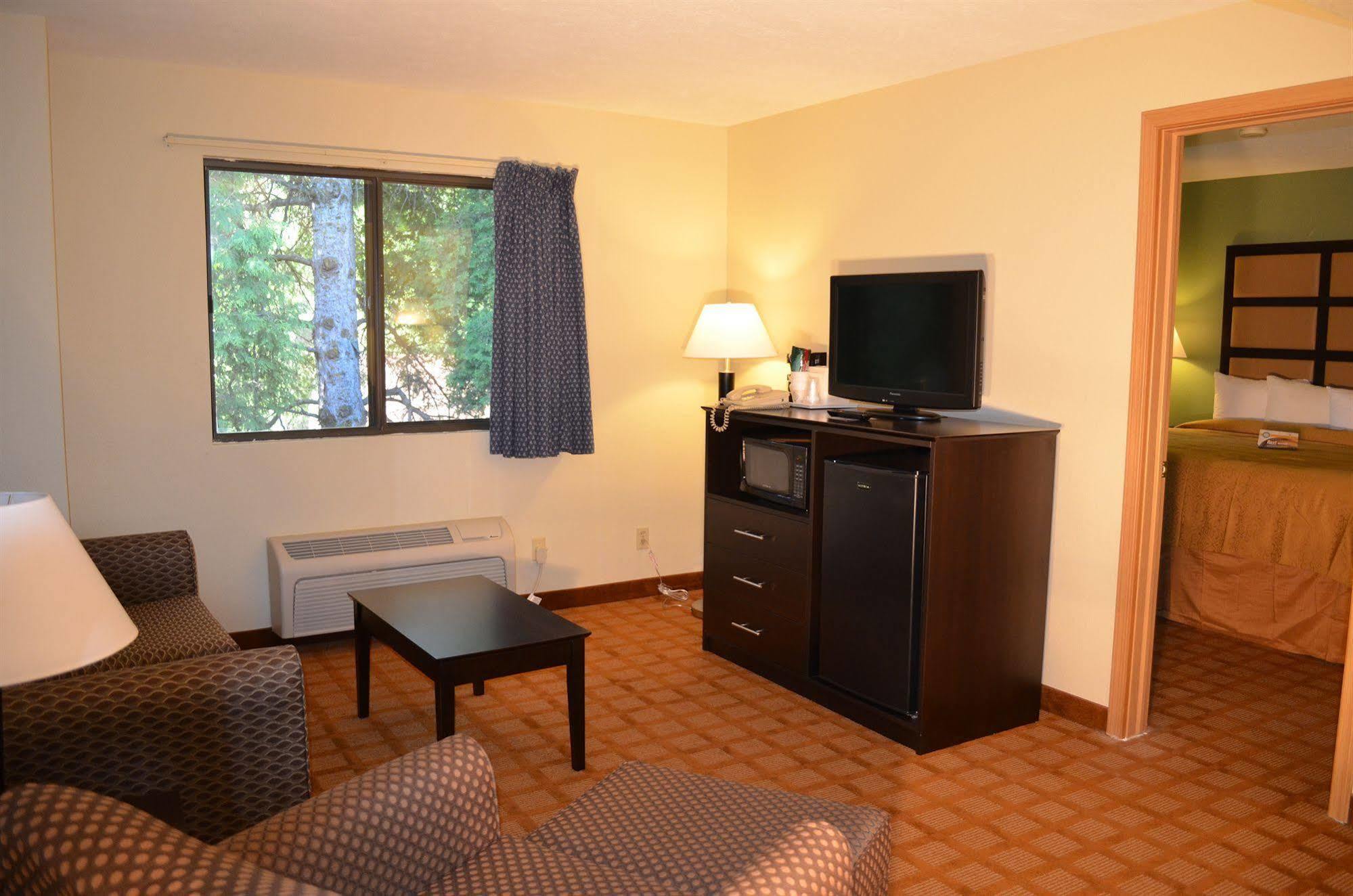 Quality Inn & Suites Marinette Kültér fotó